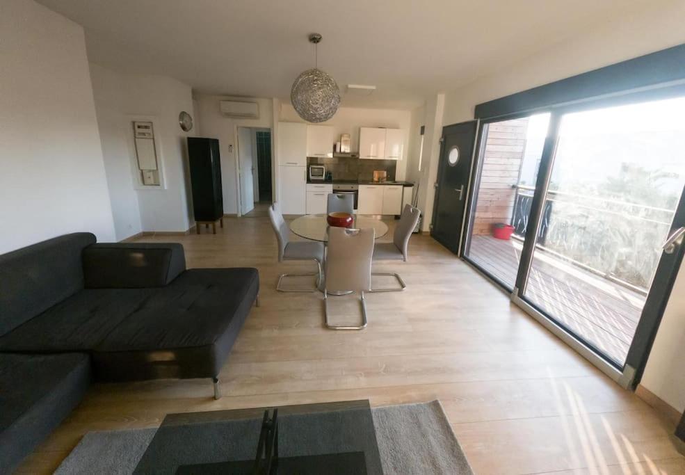 "Le Relax" - Velaux Appart Climatise - 6 Pers Avec Terrasse A 15 Min Plage Et Aeroport Dış mekan fotoğraf